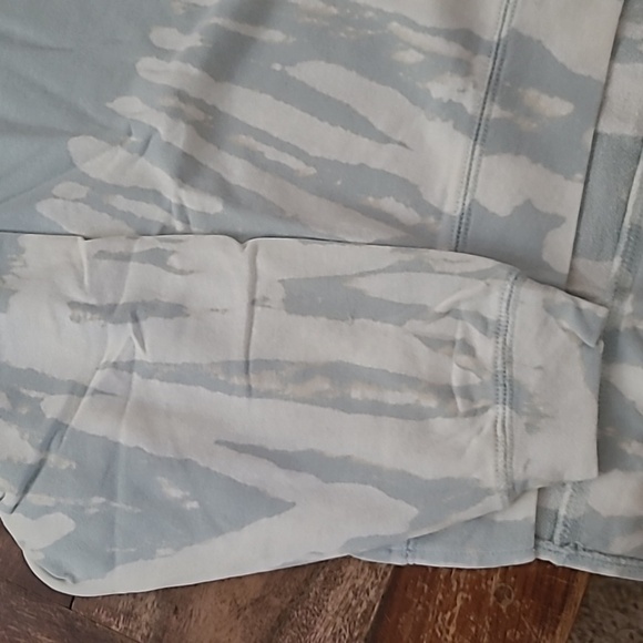 NWT SMALL ICED BLUE LONG SLEEVE TIE DYE PULLOVER TOP - Picture 15 of 16